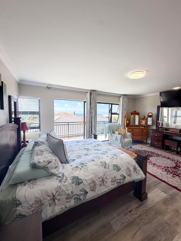 5 Bedroom Property for Sale in Reebok Western Cape